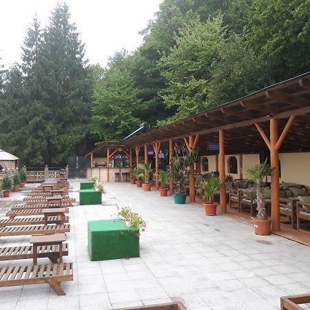 Complex Turistic Gura Jgheabului Hotel Otelu Rosu Exterior photo