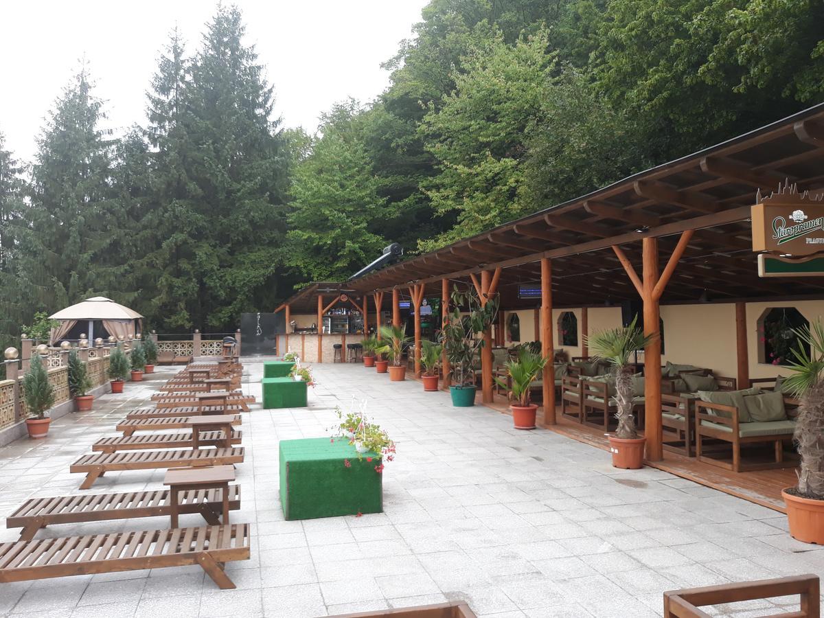 Complex Turistic Gura Jgheabului Hotel Otelu Rosu Exterior photo