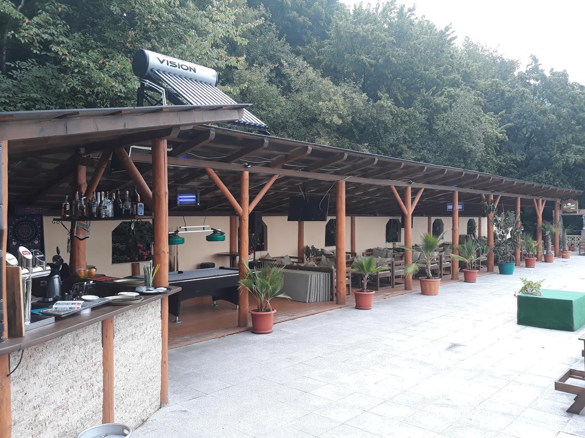 Complex Turistic Gura Jgheabului Hotel Otelu Rosu Exterior photo